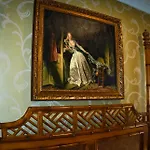Chateau Connelsville Renaissance Era Suite
